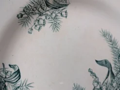 Assiette Ste Amandinoise Saint Amand modèle muguet terre de fer n1 23cm