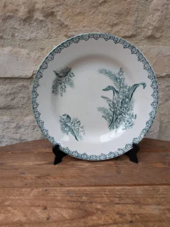 Assiette Ste Amandinoise Saint Amand modèle muguet terre de fer n1 23cm