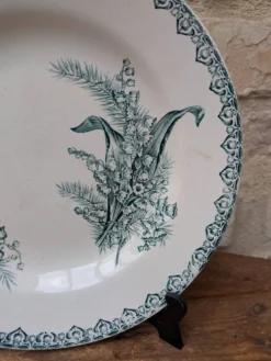 Assiette Ste Amandinoise Saint Amand modèle muguet terre de fer n1 23cm