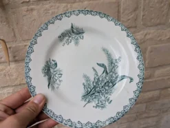 Assiette Ste Amandinoise Saint Amand modèle muguet terre de fer n1 23cm