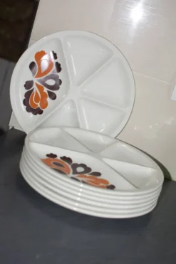 Assiettes vintage Le Creuset à fleurs