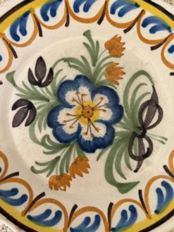 Assiette vintage en céramique peinte à la main