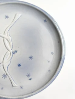Assiette vintage Gien France plate modèle Pierrot bleu décor étoiles