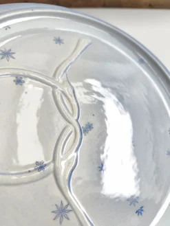 Assiette vintage Gien France plate modèle Pierrot bleu décor étoiles