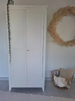 Authentique armoire parisienne