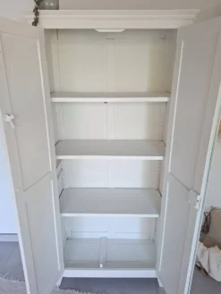 Authentique armoire parisienne