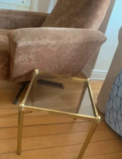 Authentique Table d'Appoint Hollywood Regency — Laiton Patiné et Verre