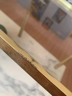 Authentique Table d'Appoint Hollywood Regency — Laiton Patiné et Verre