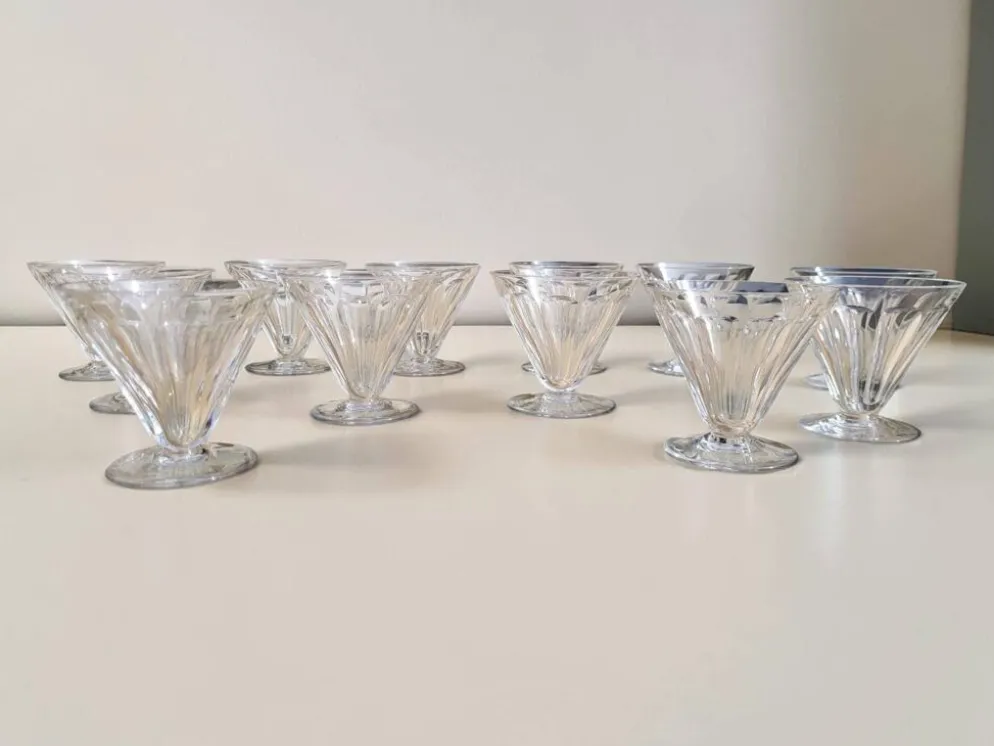 Baccarat - 12 verres à vin en cristal modèle REX vers 1920/30 Art déco