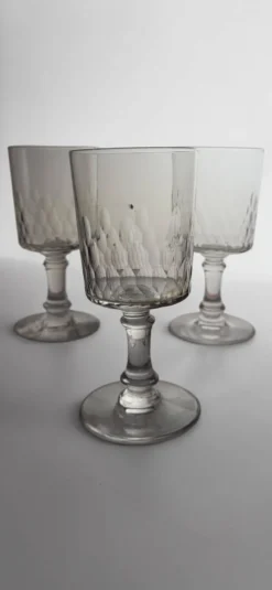 Baccarat - 7 verres à vin modèle Champigny Richelieu