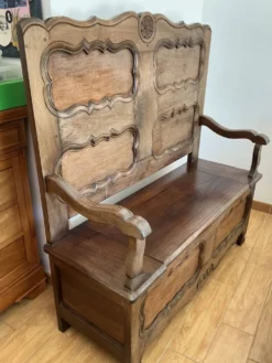 Banc / coffre ancien en chêne, panneaux de lit clos breton - Finistère Nord