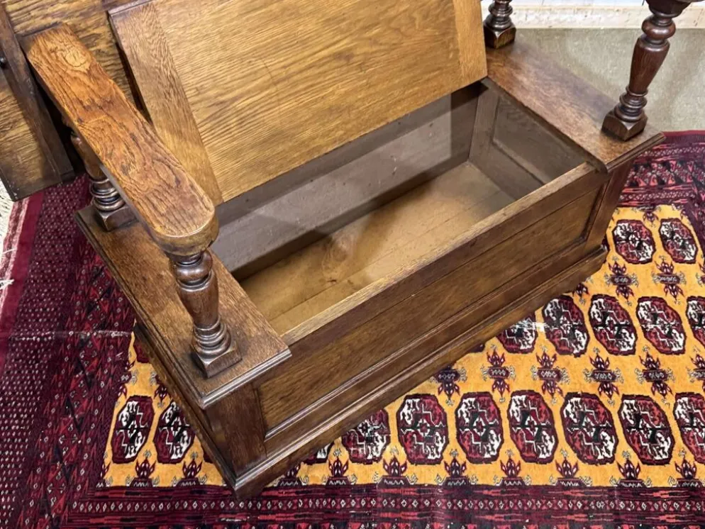 Banc coffre anglais en chêne des années 30 pouvant faire console