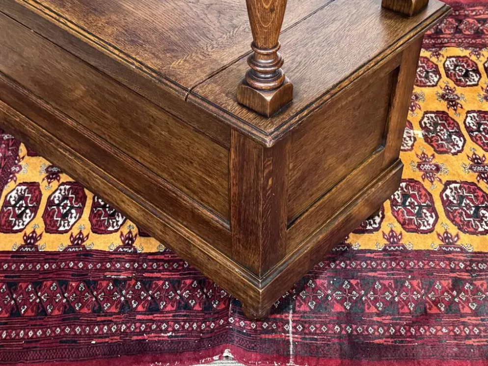 Banc coffre anglais en chêne des années 30 pouvant faire console