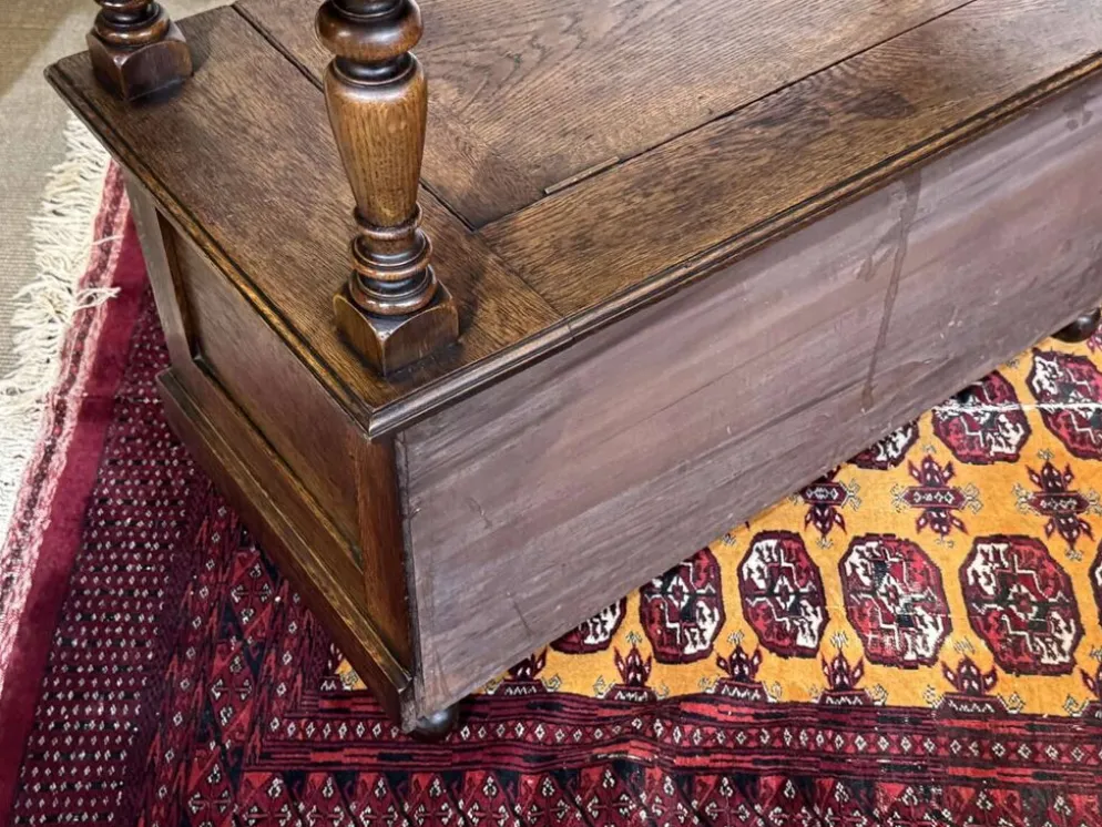 Banc coffre anglais en chêne des années 30 pouvant faire console