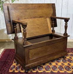 Banc coffre anglais en chêne des années 30 pouvant faire console