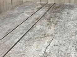 Banc coffre du 18ème en chêne brut - L=1m32, P=65cm, H=62cm.