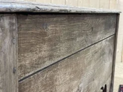 Banc coffre du 18ème en chêne brut - L=1m32, P=65cm, H=62cm.