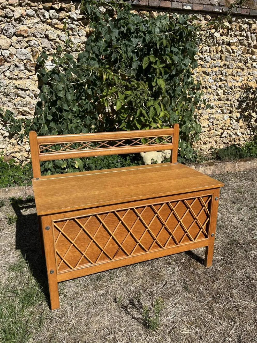 Banc coffre vintage 1960 chêne clair et tressage rotin