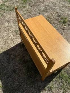 Banc coffre vintage 1960 chêne clair et tressage rotin