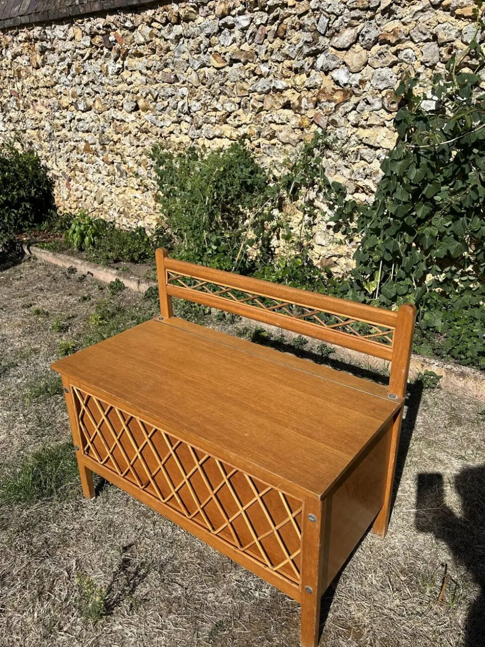 Banc coffre vintage 1960 chêne clair et tressage rotin