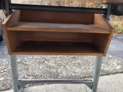 Banc d'école Embru suisse 1960s en bois et acier marron/gris - bureau scolaire vintage