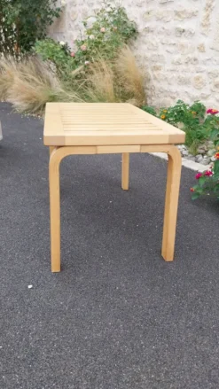 Banc en bois de bouleau par Alvar Aalto édition Artek, 80s