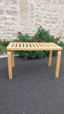 Banc en bois de bouleau par Alvar Aalto édition Artek, 80s