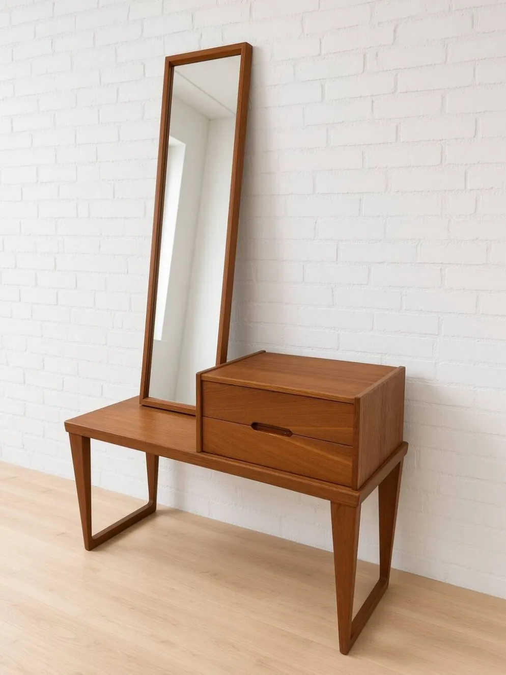 Banc et miroir en teck par Kai Kristiansen pour Aksel Kjersgaard, années 1960.
