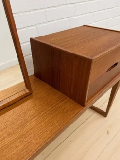 Banc et miroir en teck par Kai Kristiansen pour Aksel Kjersgaard, années 1960.