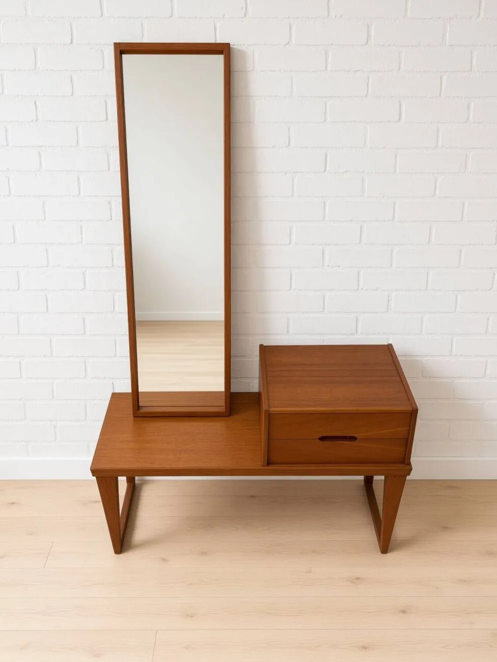 Banc et miroir en teck par Kai Kristiansen pour Aksel Kjersgaard, années 1960.