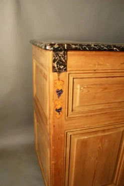 Banque, comptoir à décor de raisins