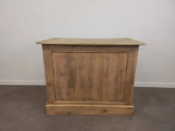 Banque de magasin en sapin
