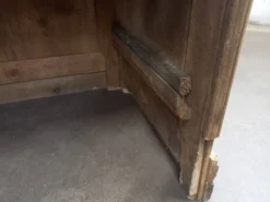Banque de magasin en sapin