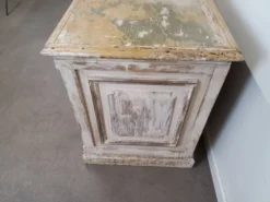 banque de magasin patinée