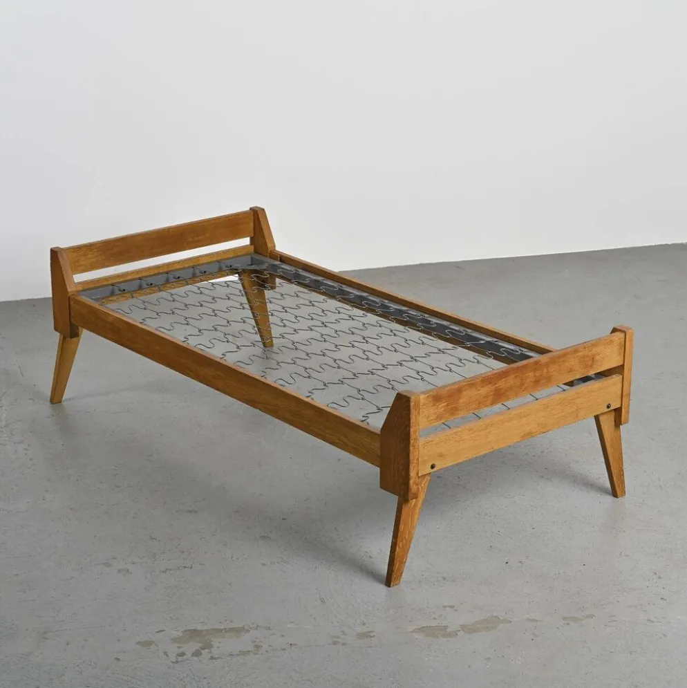 Banquette en bois et tissu bleu nuit, France, circa 1955