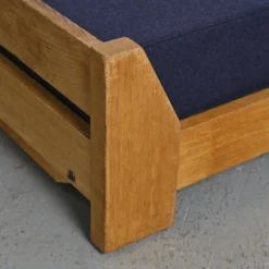Banquette en bois et tissu bleu nuit, France, circa 1955