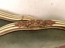 Banquette lit de repos en bois laqué et doré XX siècle