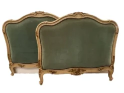 Banquette lit de repos en bois laqué et doré XX siècle