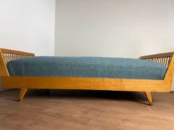 Banquette / lit de repos vintage en bois