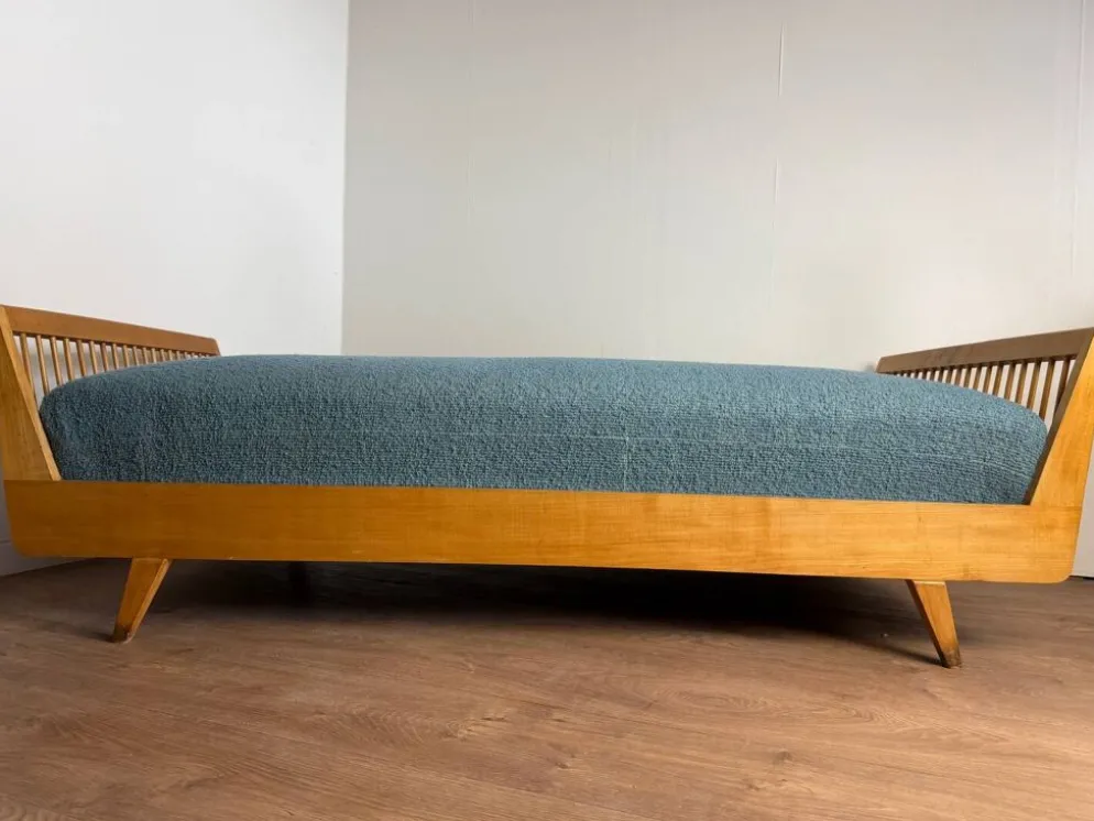 Banquette / lit de repos vintage en bois