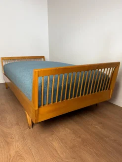 Banquette / lit de repos vintage en bois