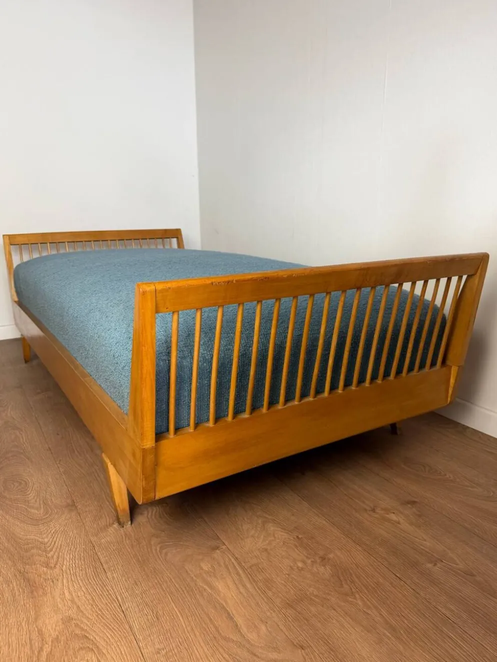 Banquette / lit de repos vintage en bois