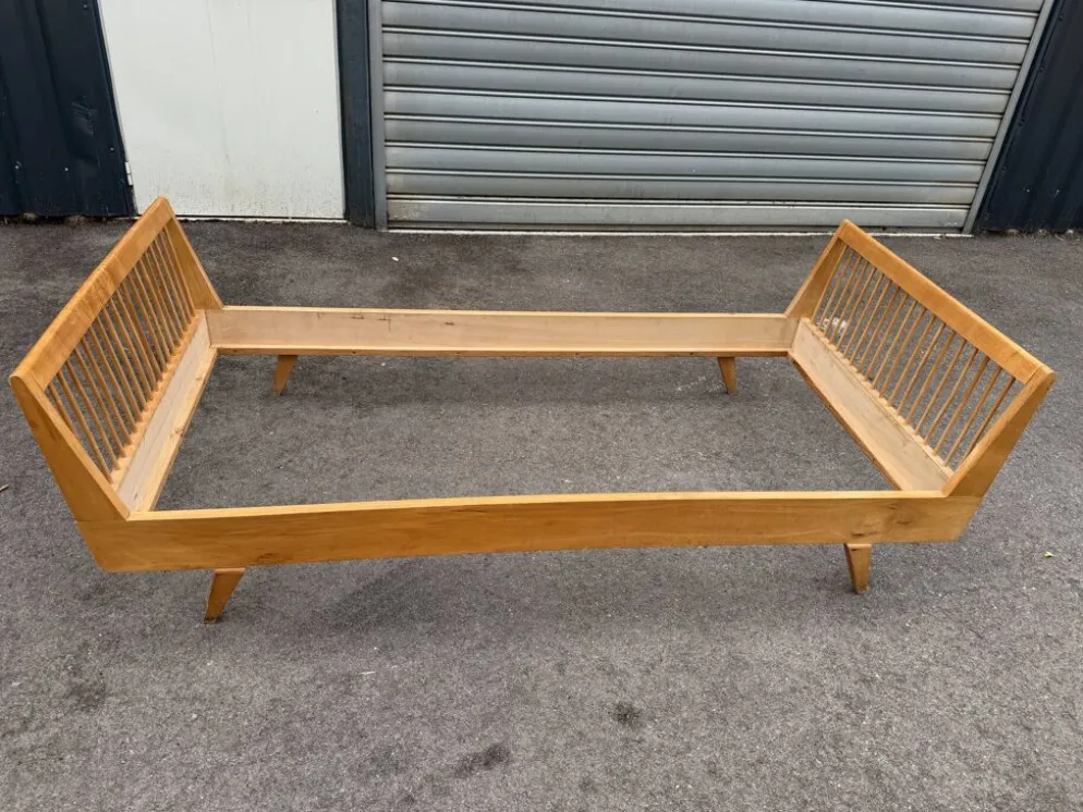 Banquette / lit de repos vintage en bois