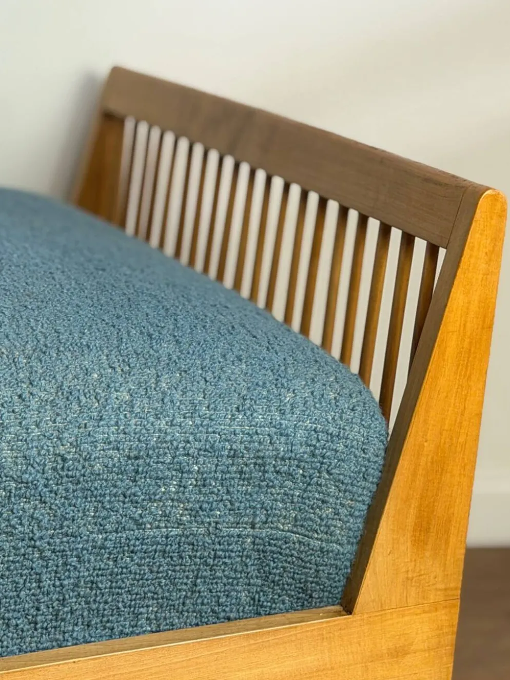 Banquette / lit de repos vintage en bois