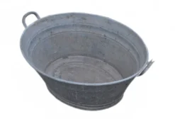 Baquet ovale en zinc gris à double anse, Hongrie, années 1950