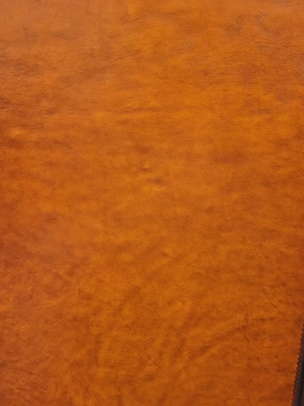 Bar anglais Chesterfield en acajou entièrement recouvert de cuir