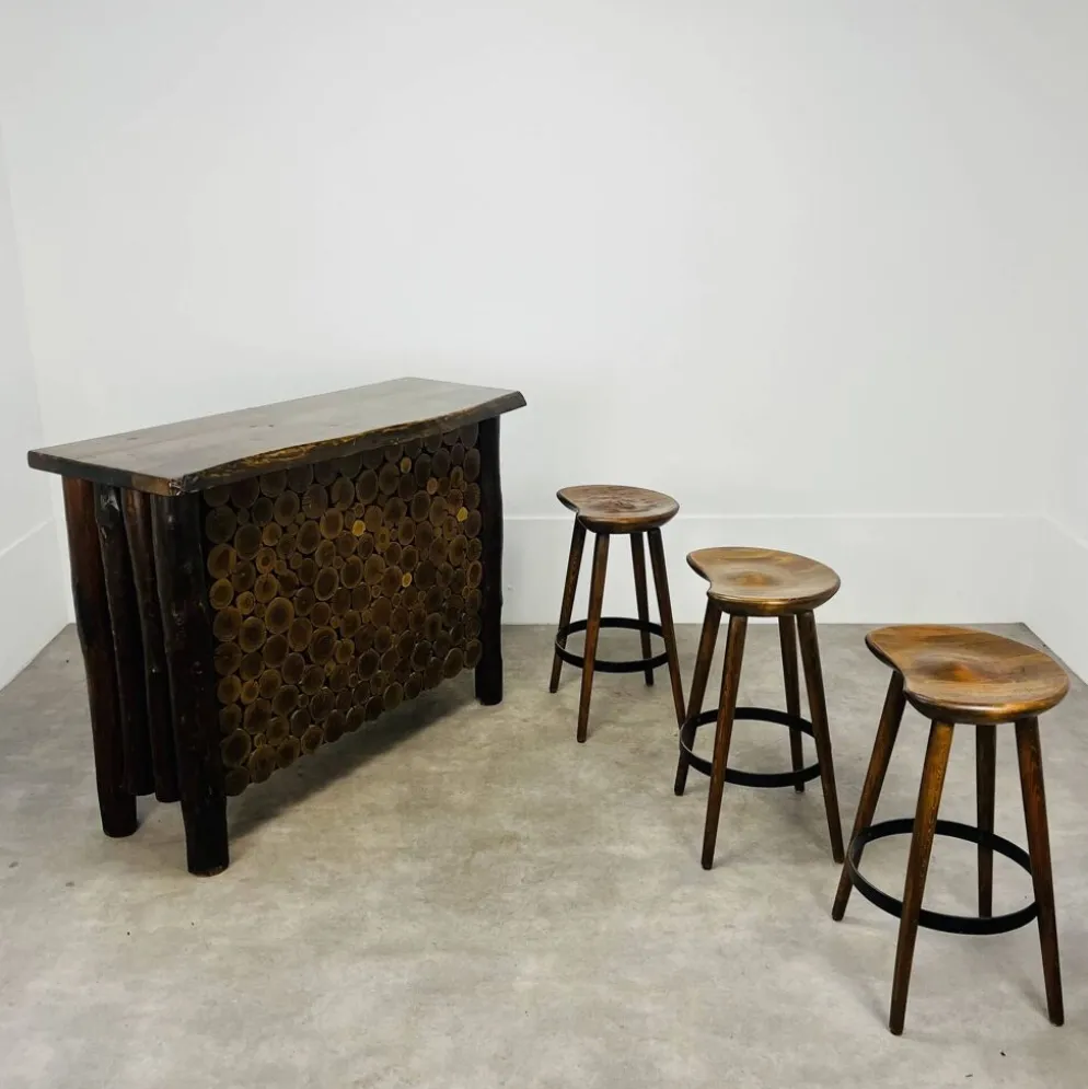 Bar brutaliste style chalet bois massif