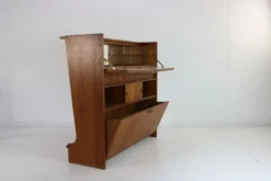 Bar à cocktails design danois vintage en bois de teck par Johannes Andersen