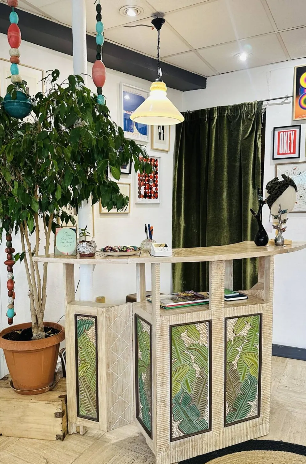 Bar comptoir vintage pliant sur roulette bois