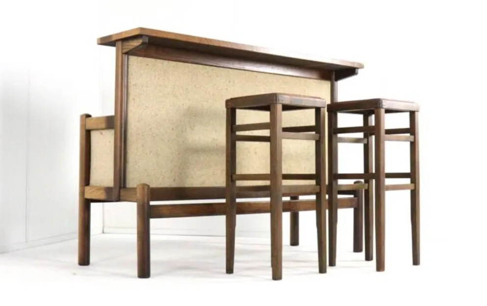 Bar d'intérieur des années 1970 avec 2 tabourets - design danois vintage moderne du milieu du siècle